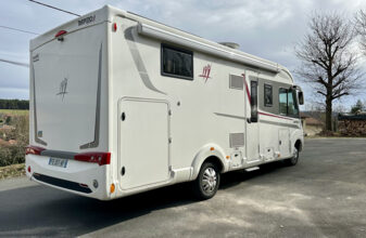 photos.external
