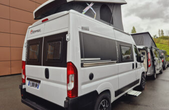 photos.external