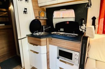 Fiat PILOTE ESSENTIEL P696 image