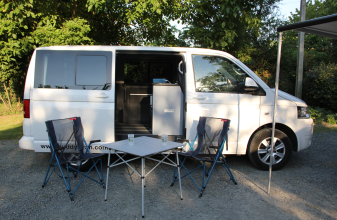 Volkswagen MULTIVAN 2011 image