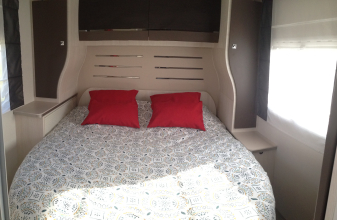 Ford CHALLENGER 358 image