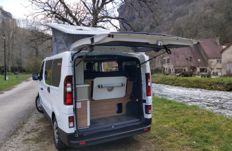 Renault BAVARIA MINI CAMP 490 BF image