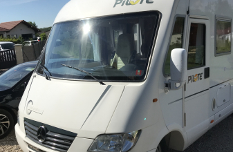 Mercedes PILOTE Exploreur image