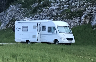 Mercedes PILOTE Exploreur image