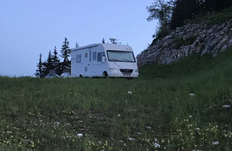 Mercedes PILOTE Exploreur image