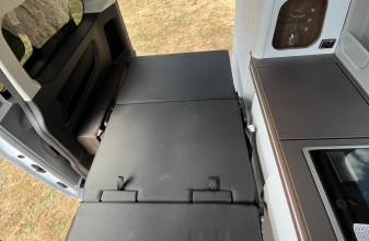 Ford LAIKA Transit custom image