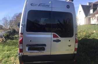 RENAULT FONT VENDOME EVASION image