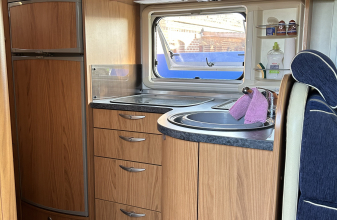  BURSTNER PRIVILEGE image