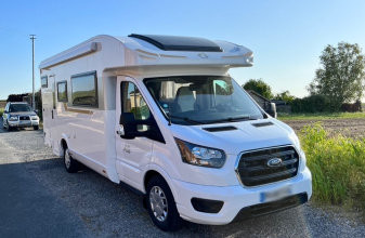 Ford CARAVANS INTERNATIO. Horon go 74XT image