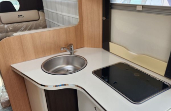  MC LOUIS GLAMYS image