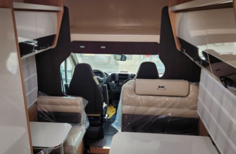  MC LOUIS GLAMYS image