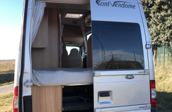 Ford FONT VENDOME Forty Van image