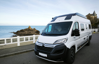 Citroen BURSTNER Campeo C640 black forest image