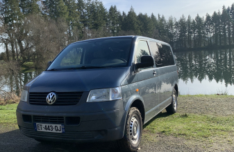 Volkswagen MULTIVAN T5 beach image