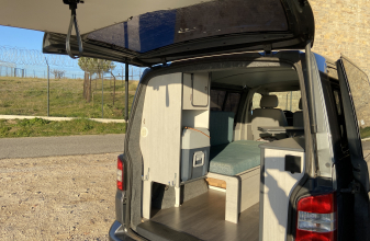 Volkswagen TRANSPORTEUR T5.1 image