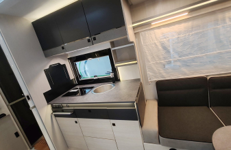 FORD CHAUSSON TITANIUM EDITION image