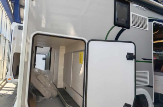 FORD CHAUSSON TITANIUM EDITION image