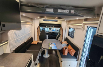 FORD CHAUSSON TITANIUM EDITION image