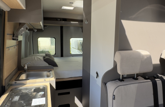 Fiat LMC CARAVAN INNOVAN 590 image