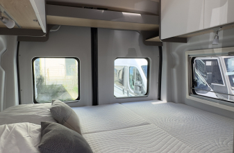 Fiat LMC CARAVAN INNOVAN 590 image