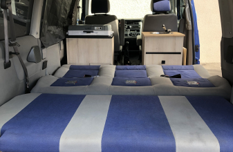 Volkswagen MULTIVAN T4 image