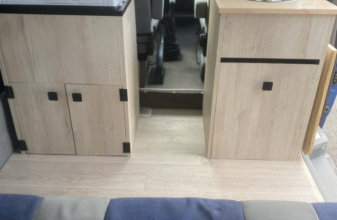 Volkswagen MULTIVAN T4 image