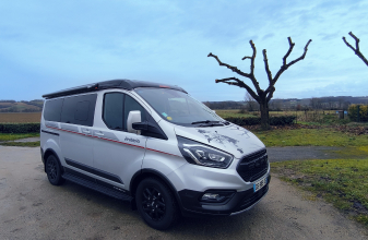 Ford DETHLEFFS GLOBEVAN TRAIL TWO image