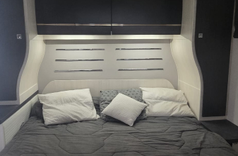 Ford Challenger Prenium image