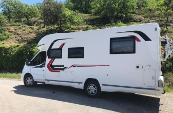 Ford Challenger Prenium image