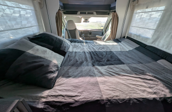 FORD CHAUSSON TITANIUM EDITION image