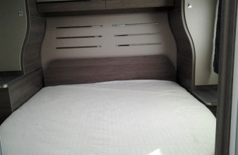 FORD CHAUSSON TITANIUM EDITION image