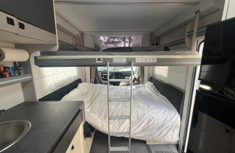 FORD CHAUSSON TITANIUM EDITION image