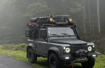 Porsche AUTRE Land Rover defender 90 image