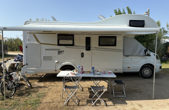 Ford CI AUTOHOMES HORON GO 77 M image