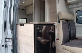 Ford BURSTNER C590 image