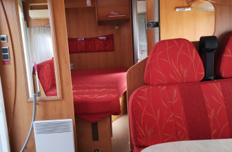 Renault ERIBA Jet 696 image