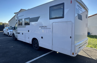 Ford AUTRE CI HORON SPRING ÉDITION image