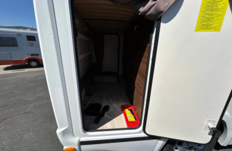 FORD BENIMAR TESSORO image