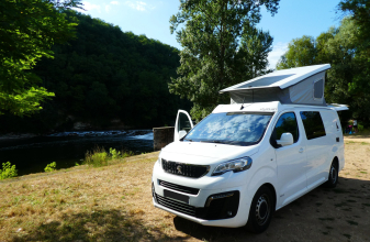 Peugeot STYLEVAN Expert 180CV, EAT8 image