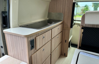 FORD DREAMER VANS image