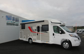 Peugeot CHALLENGER 384 étape édition image