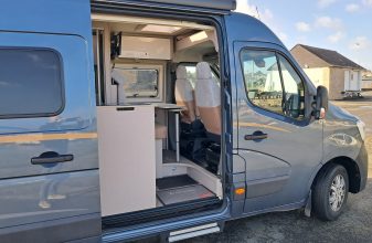 Renault BURSTNER Delphin image